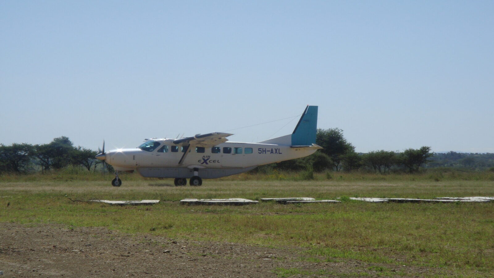 Luxury Gorilla and Migration Combined Safari