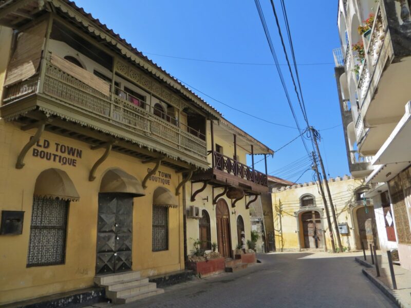 7-Day Nairobi to Mombasa Rail and Safari Package